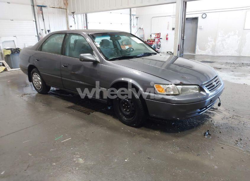 1999 Toyota Camry LE (VIN JT2BG22K2X0347699) main photo