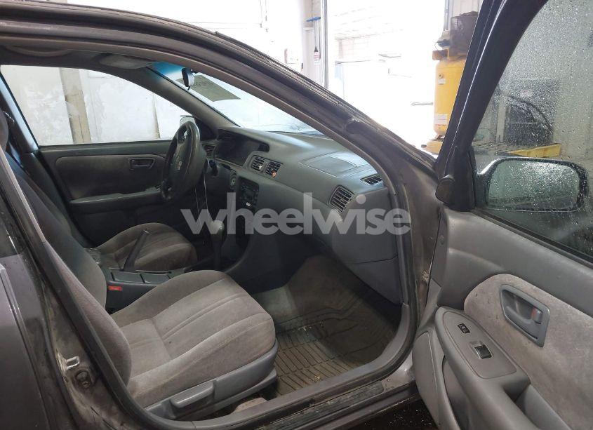 Photo 5 of 1999 Toyota Camry LE (VIN JT2BG22K2X0347699)