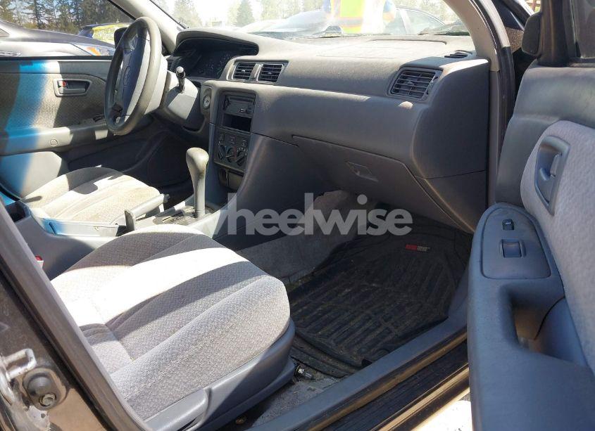 Photo 5 of 2001 Toyota Camry LE (VIN JT2BG22K410566882)