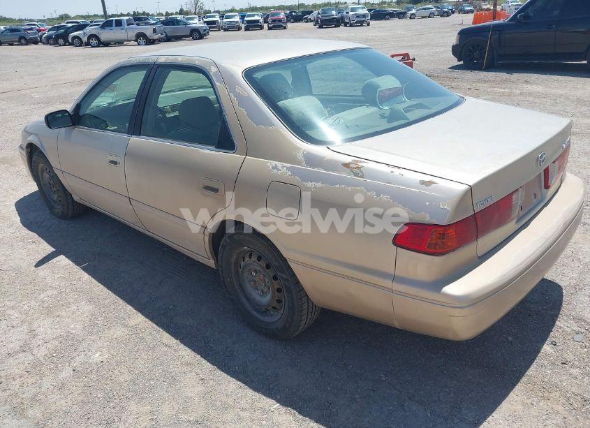 Photo 3 of 2001 Toyota Camry LE (VIN JT2BG22K410572276)