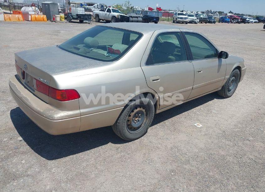 Photo 4 of 2001 Toyota Camry LE (VIN JT2BG22K410572276)