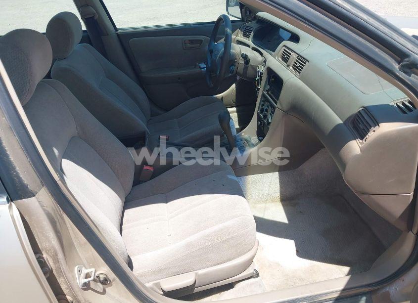 Photo 5 of 2001 Toyota Camry LE (VIN JT2BG22K410572276)