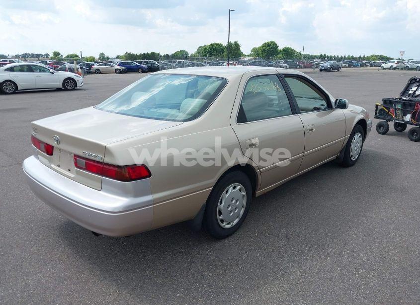 Photo 4 of 1999 Toyota Camry LE (VIN JT2BG22K4X0371132)