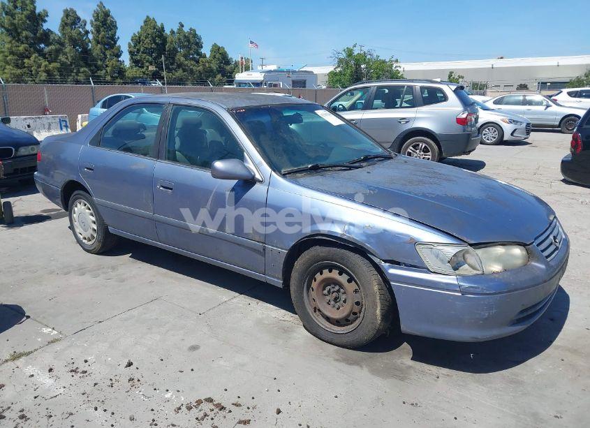 2000 Toyota Camry LE (VIN JT2BG22K4Y0426969) main photo