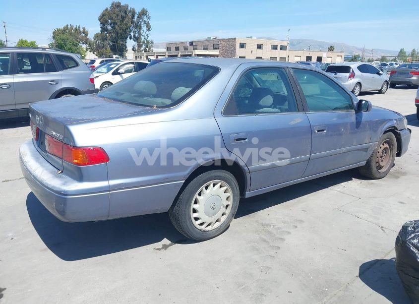 Photo 4 of 2000 Toyota Camry LE (VIN JT2BG22K4Y0426969)
