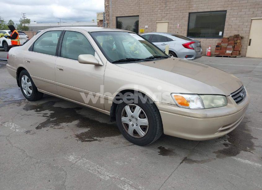 2001 Toyota Camry LE (VIN JT2BG22K610603317) main photo