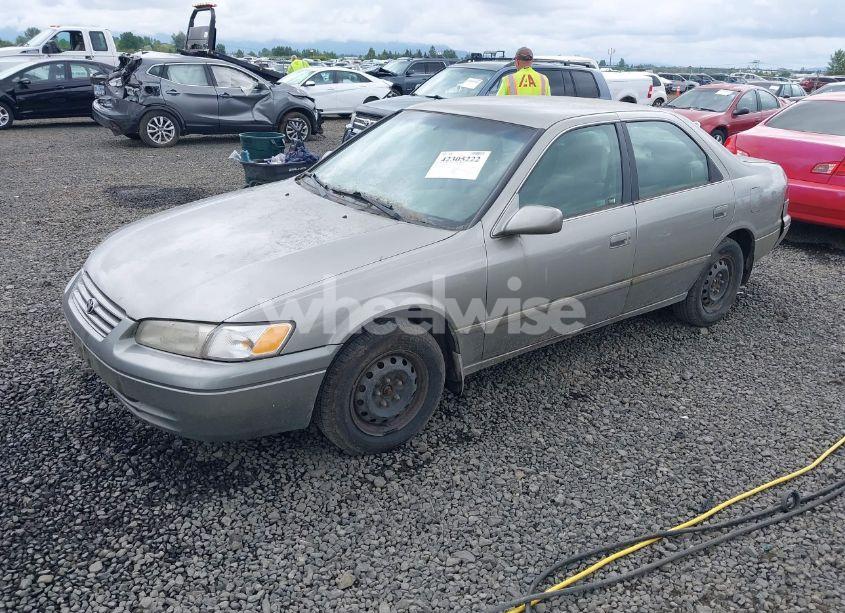 Photo 2 of 1998 Toyota Camry LE (VIN JT2BG22K6W0147522)