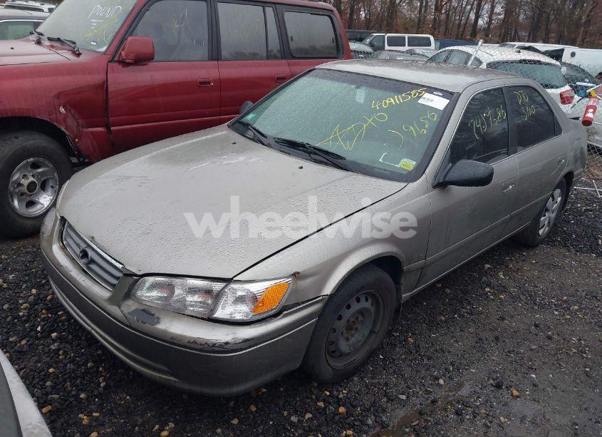 Photo 2 of 2000 Toyota Camry LE (VIN JT2BG22K6Y0520688)