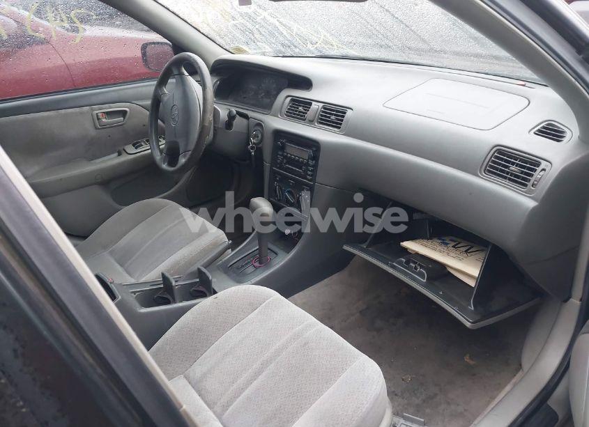 Photo 5 of 2000 Toyota Camry LE (VIN JT2BG22K6Y0520688)