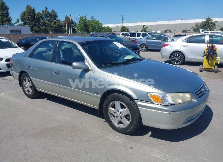 2001 Toyota Camry LE (VIN JT2BG22K810539653) main photo