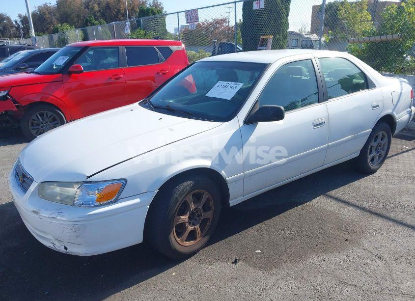 Photo 2 of 2000 Toyota Camry LE (VIN JT2BG22K8Y0396035)