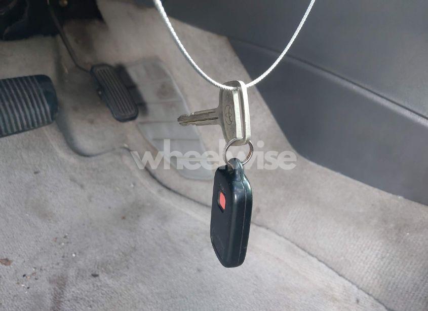 Photo 11 of 2001 Toyota Camry LE (VIN JT2BG22K910547065)