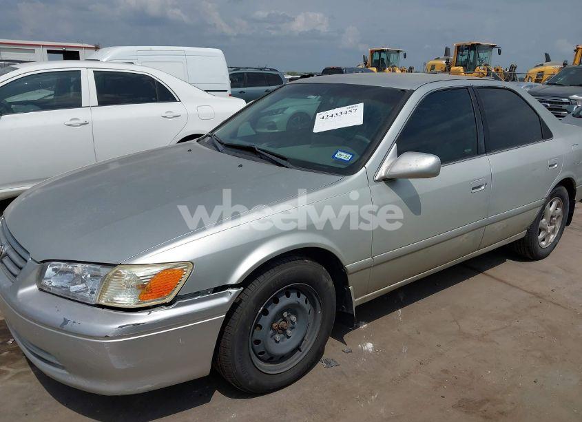 Photo 2 of 2001 Toyota Camry LE (VIN JT2BG22K910547065)