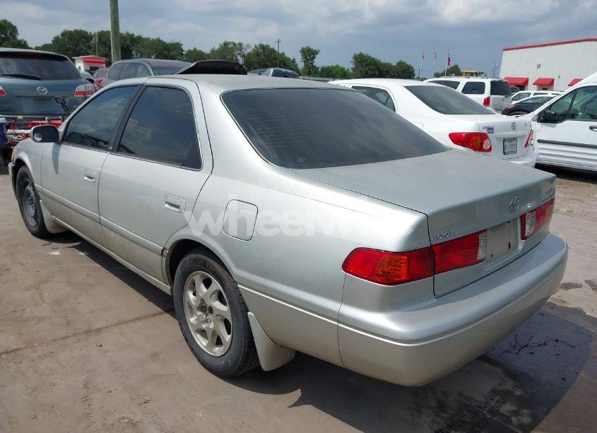 Photo 3 of 2001 Toyota Camry LE (VIN JT2BG22K910547065)