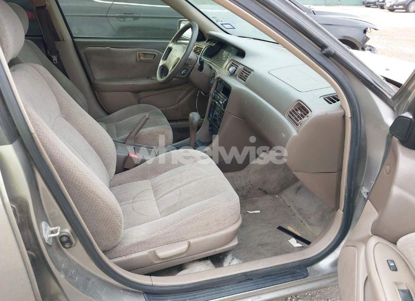 Photo 5 of 2000 Toyota Camry LE (VIN JT2BG22K9Y0458526)