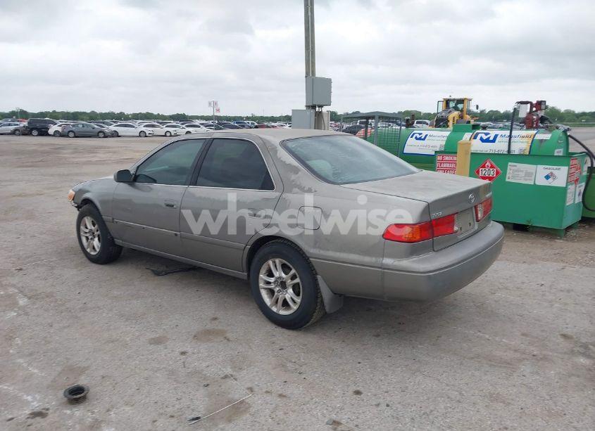 Photo 3 of 2000 Toyota Camry LE (VIN JT2BG22KXY0519768)