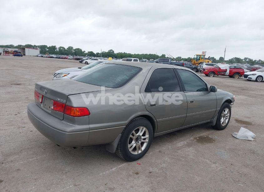 Photo 4 of 2000 Toyota Camry LE (VIN JT2BG22KXY0519768)