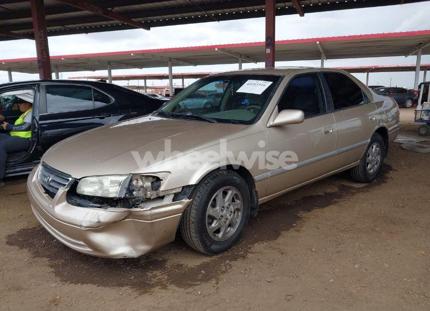 Photo 2 of 2000 Toyota Camry XLE (VIN JT2BG28K0Y0424451)