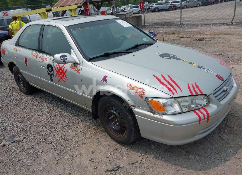 2001 Toyota Camry XLE (VIN JT2BG28K110541221) main photo