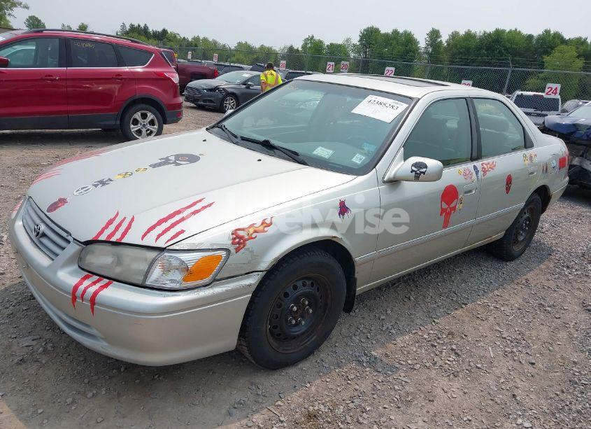 Photo 2 of 2001 Toyota Camry XLE (VIN JT2BG28K110541221)