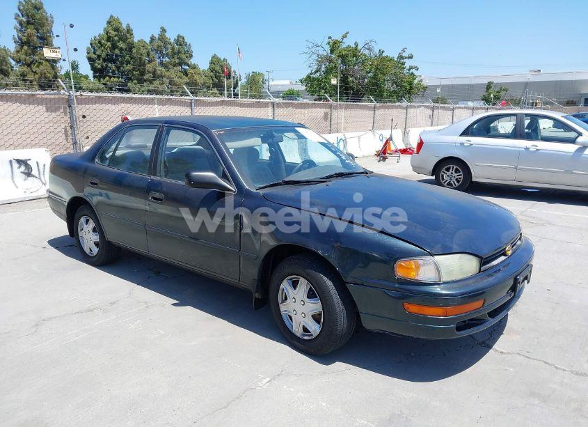 1993 Toyota Camry DX (VIN JT2SK11E9P0132860) main photo