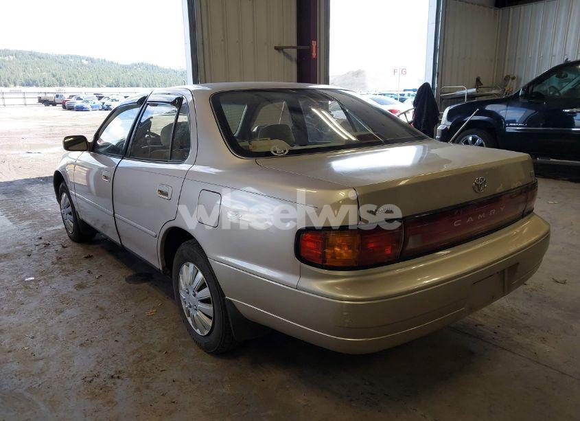 Photo 3 of 1993 Toyota Camry LE (VIN JT2SK12E0P0169424)