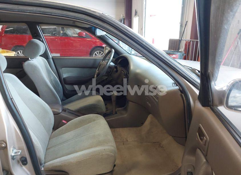 Photo 5 of 1993 Toyota Camry LE (VIN JT2SK12E0P0169424)