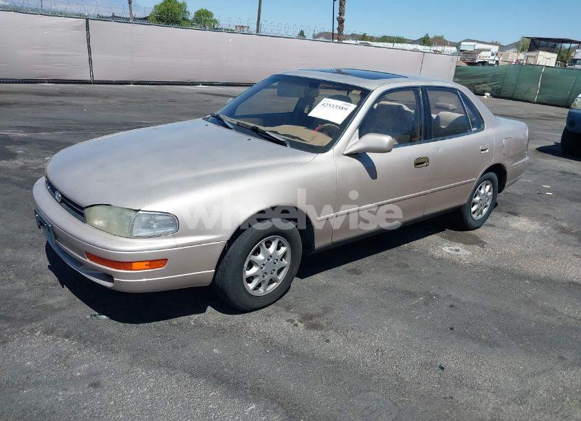 Photo 2 of 1993 Toyota Camry XLE (VIN JT2SK13E8P0187670)