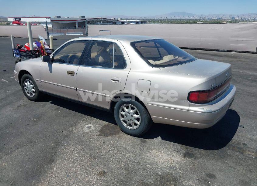 Photo 3 of 1993 Toyota Camry XLE (VIN JT2SK13E8P0187670)