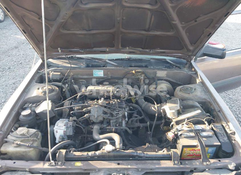 Photo 10 of 1985 Toyota Camry DLX (VIN JT2SV12EXF0291360)