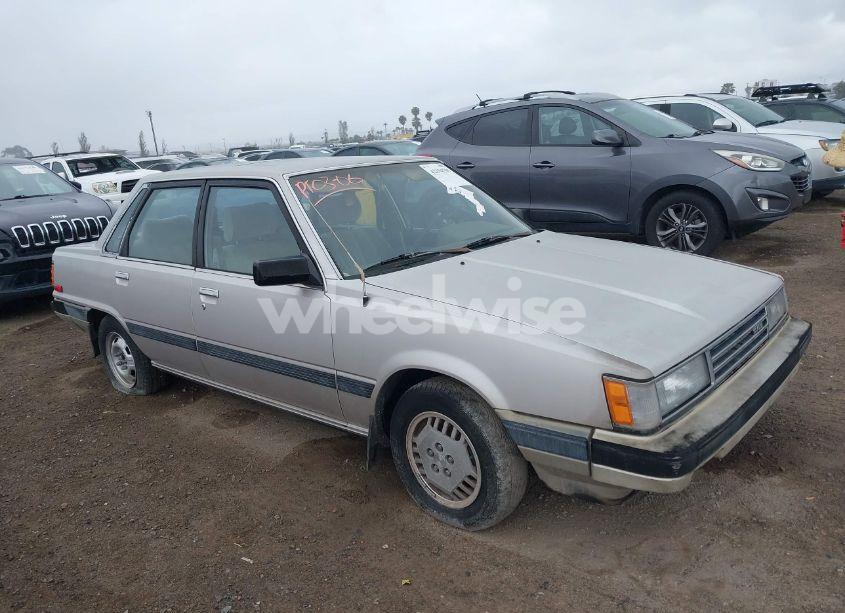1985 Toyota Camry LE (VIN JT2SV16E9F0351378) main photo