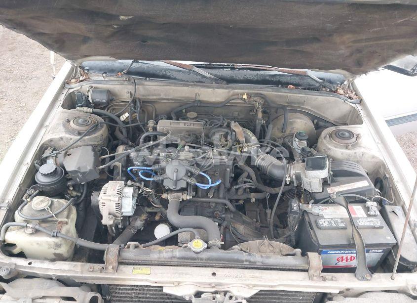 Photo 10 of 1985 Toyota Camry LE (VIN JT2SV16E9F0351378)