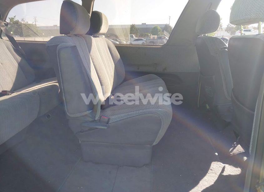 Photo 8 of 1994 Toyota Previa LE (VIN JT3AC12R1R1120897)