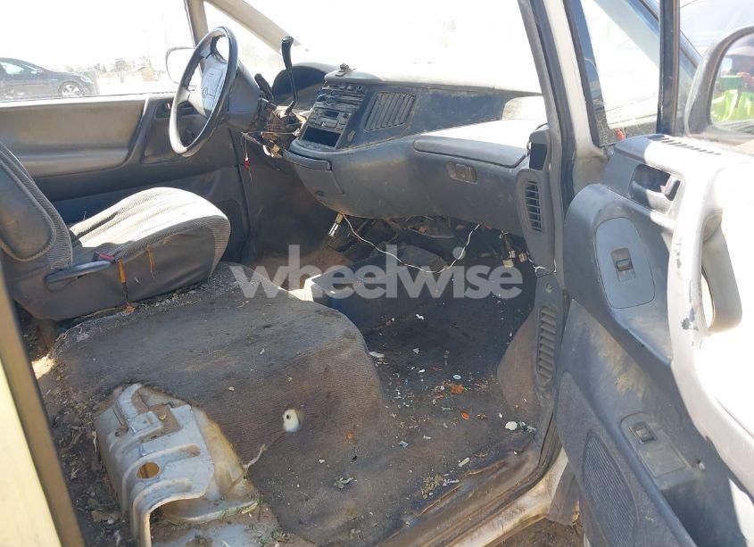 Photo 5 of 1992 Toyota Previa LE (VIN JT3AC22S3N1005091)