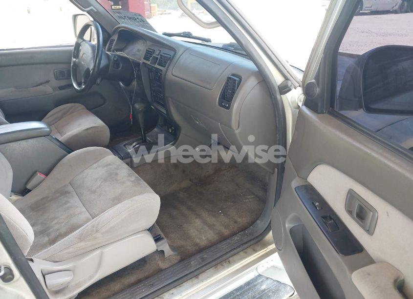 Photo 5 of 2002 Toyota 4runner SR5 V6 (VIN JT3GN86R020243996)