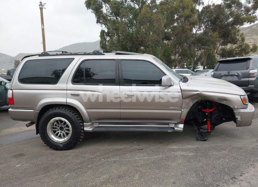 Photo 13 of 2002 Toyota 4runner SR5 (VIN JT3GN86RX20252690)