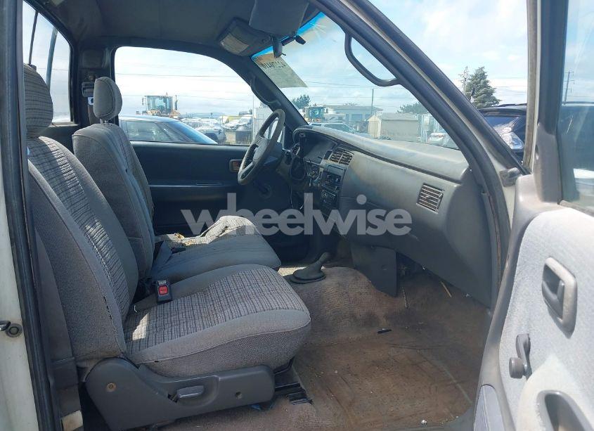 Photo 5 of 1993 Toyota T100 SR5 (VIN JT4VD20C1P0010434)