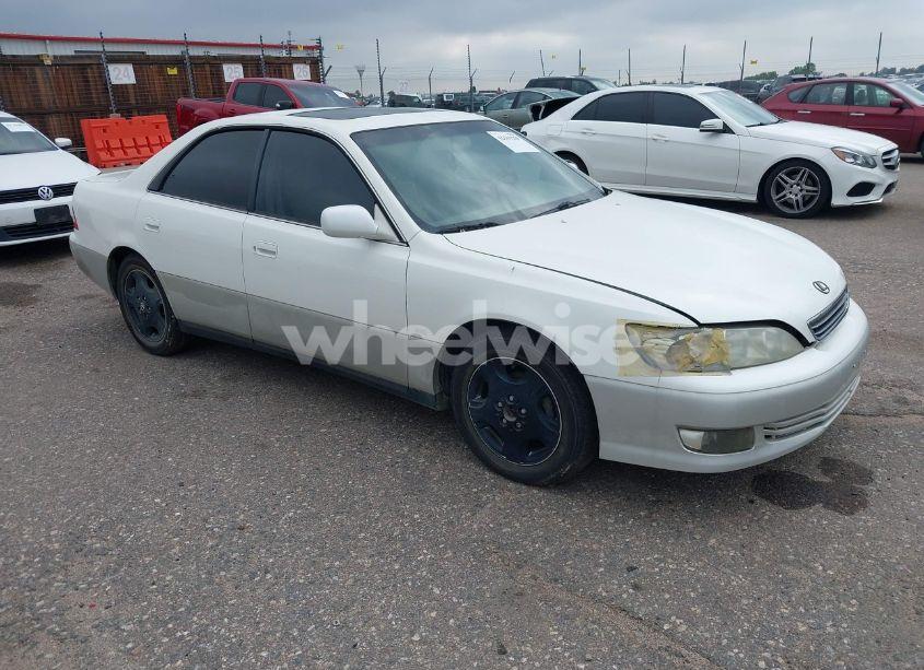 2001 Lexus Es 300 (VIN JT8BF28G210320831) main photo