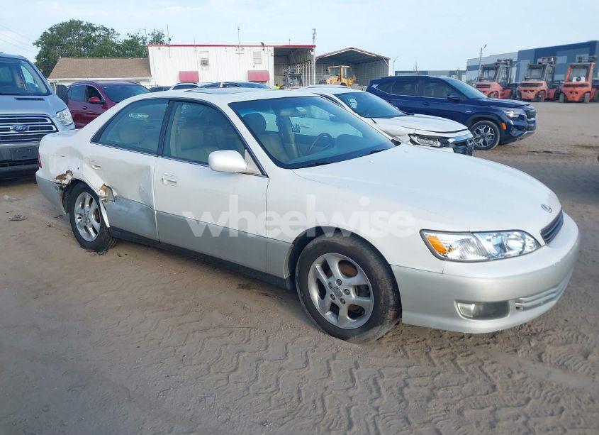 2001 Lexus Es 300 (VIN JT8BF28G610332982) main photo