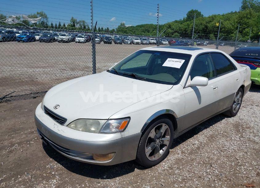 Photo 2 of 1999 Lexus Es 300 (VIN JT8BF28G9X5063095)