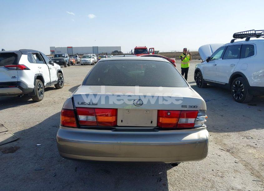Photo 16 of 1999 Lexus Es 300 (VIN JT8BF28GXX5071481)