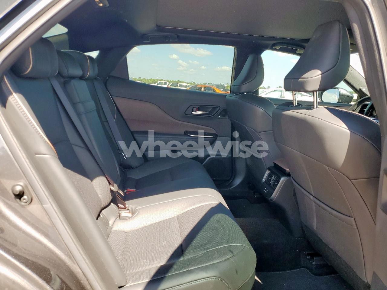 Photo 10 of 2023 TOYOTA CROWN XLE (VIN JTDAAAAF1P3018056)