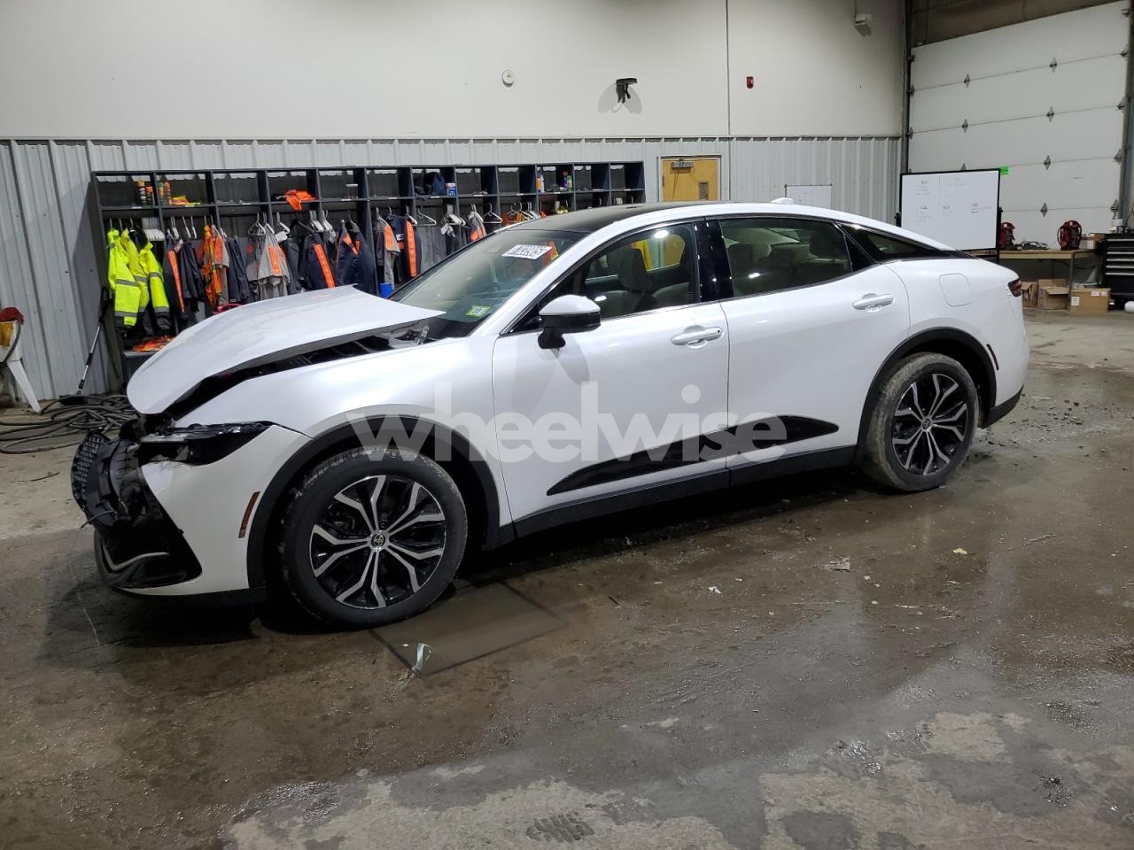 2024 TOYOTA CROWN XLE (VIN JTDAAAAF9R3028062) main photo