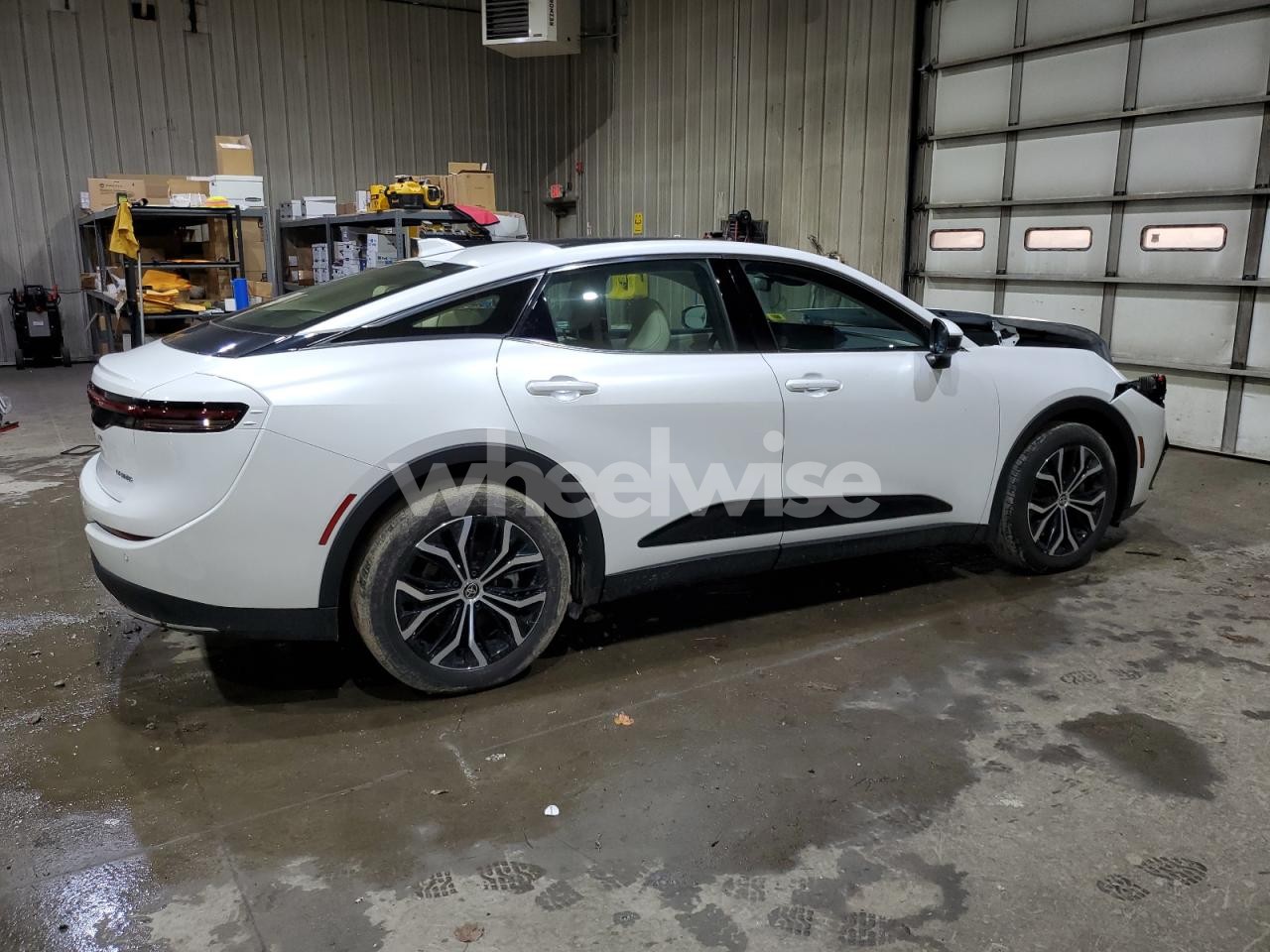 Photo 3 of 2024 TOYOTA CROWN XLE (VIN JTDAAAAF9R3028062)