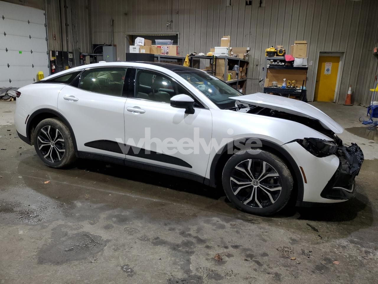 Photo 4 of 2024 TOYOTA CROWN XLE (VIN JTDAAAAF9R3028062)