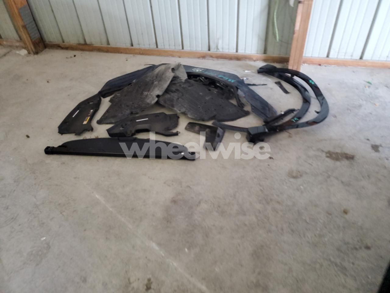 Photo 13 of 2025 TOYOTA CROWN SIGNIA XLE (VIN JTDACAAJ0S3004561)