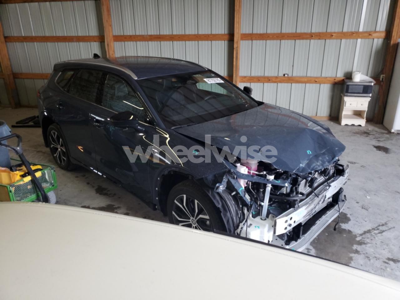 Photo 4 of 2025 TOYOTA CROWN SIGNIA XLE (VIN JTDACAAJ0S3004561)