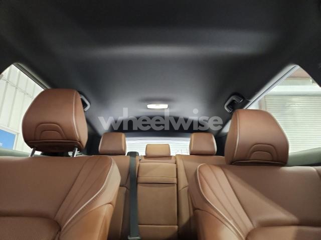 Photo 4 of 2025 TOYOTA CROWN SIGNIA XLE (VIN JTDACAAJ1S3021448)