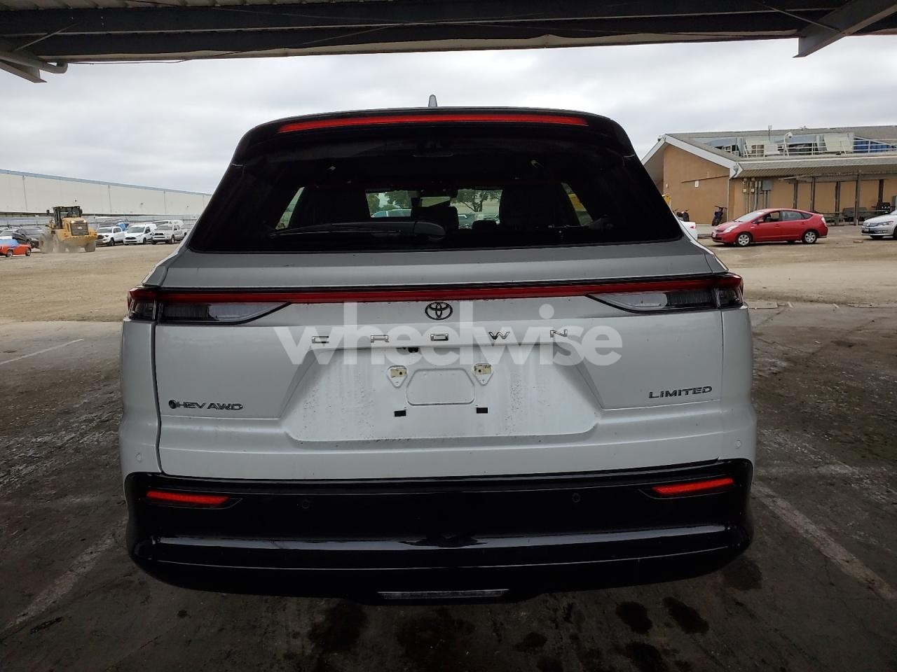 Photo 6 of 2025 TOYOTA CROWN SIGNIA XLE (VIN JTDACAAJ5S3011795)