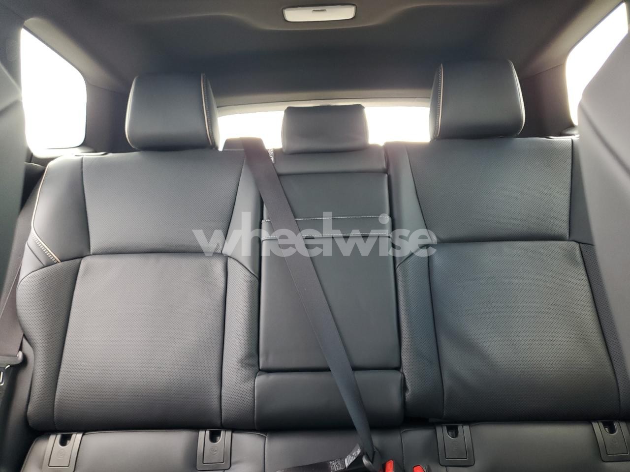 Photo 10 of 2025 TOYOTA CROWN SIGNIA XLE (VIN JTDACAAJ5S3022909)